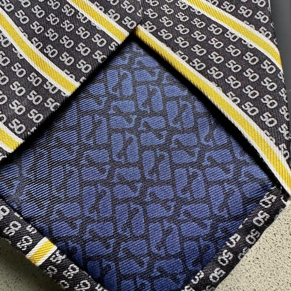 Vineyard Vines 50 Tie - Picture 4 of 5